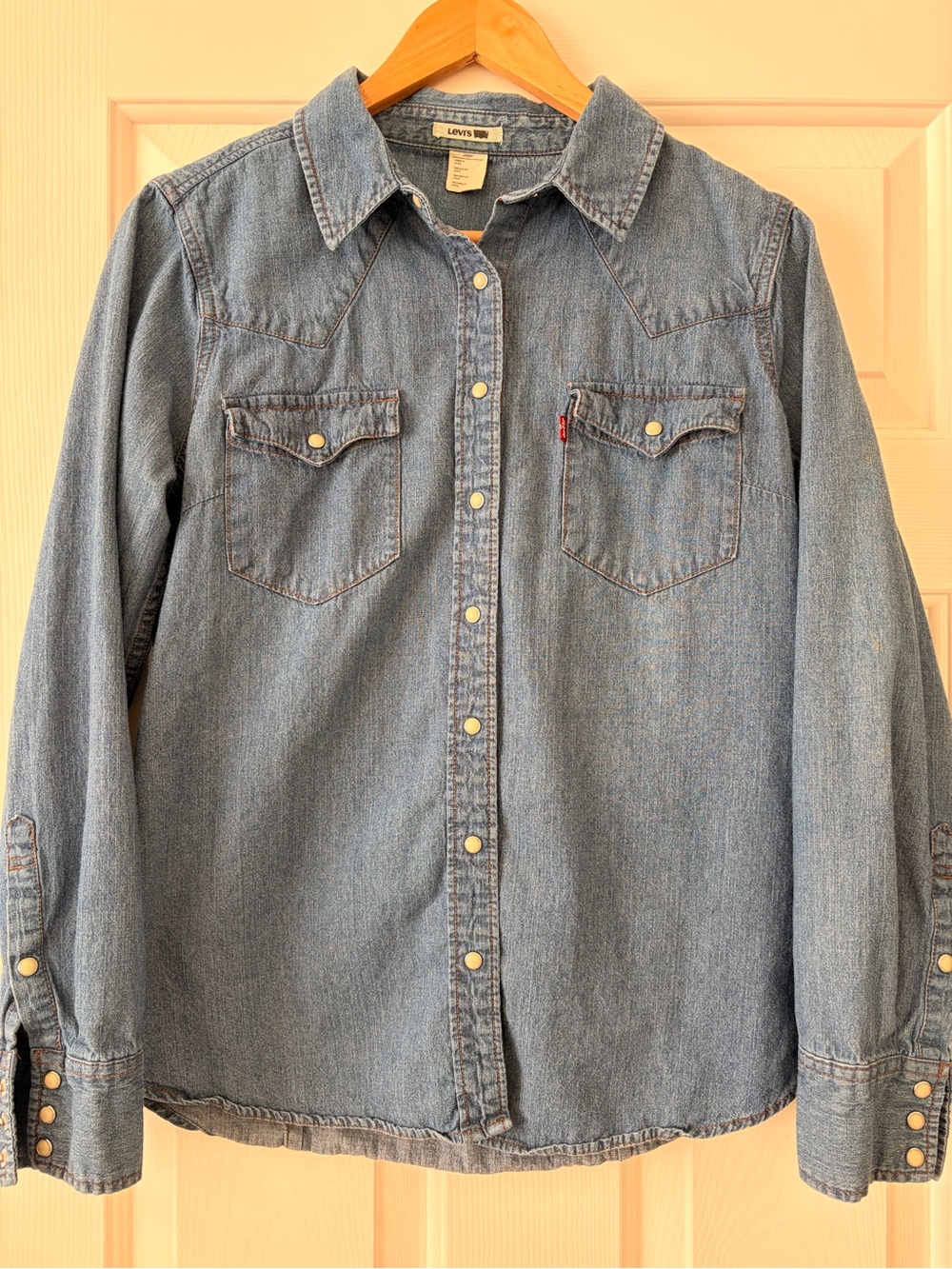 Levi's Women’s Light Blue Denim Snap-Front Western Shirt